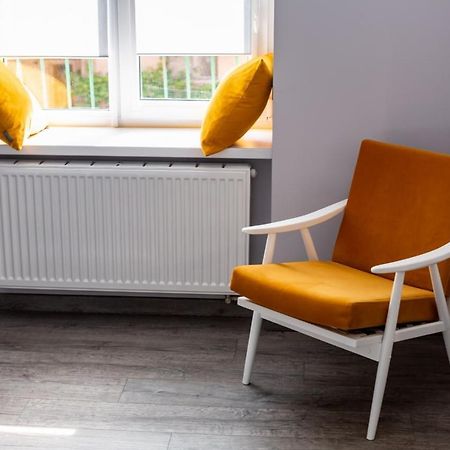 Stylish Apartment In The Center Лвив Екстериор снимка